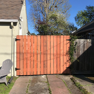 Lois’s gate